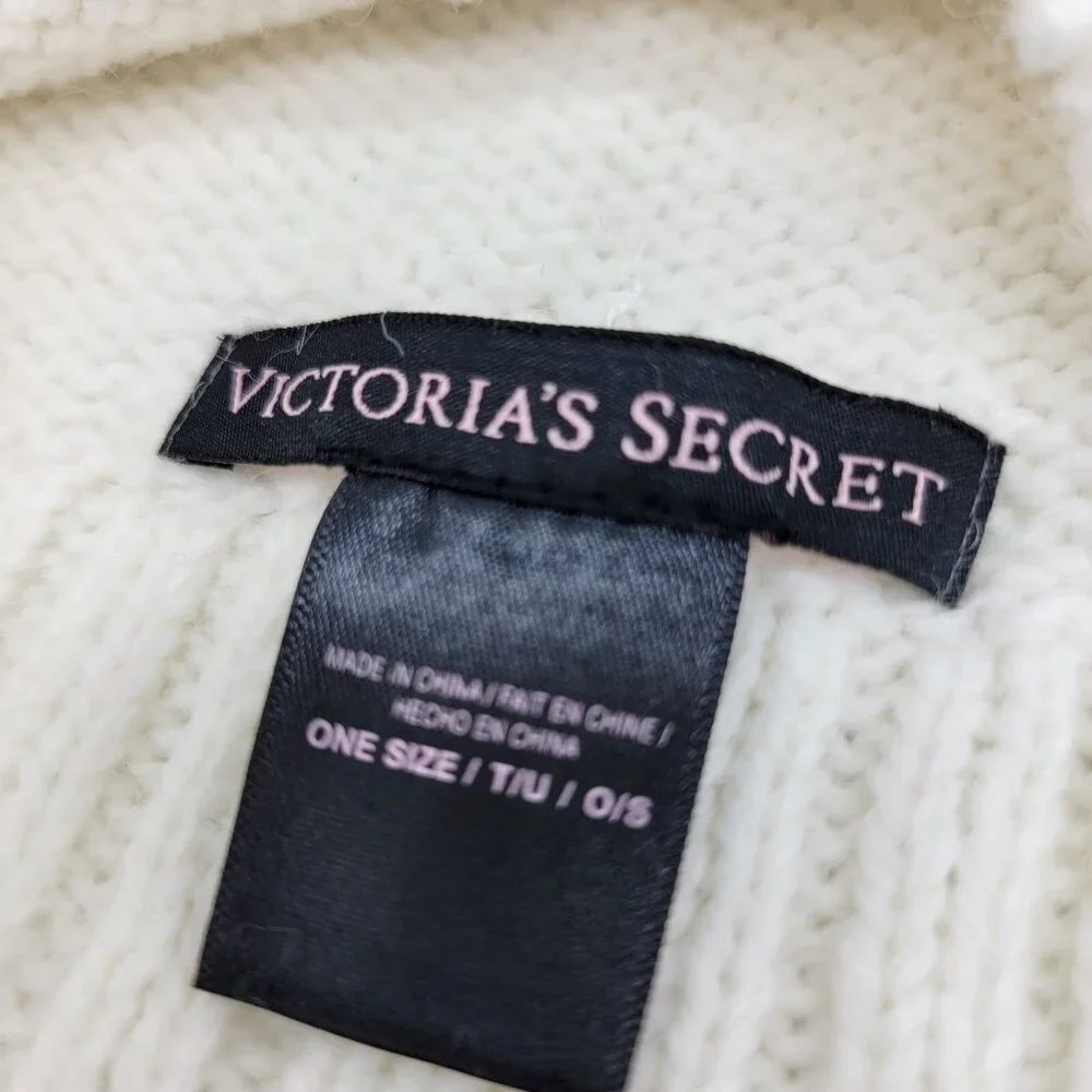 Victoria’s Secret Infinity Scarf Ivory Rhinestones Knit One‎ Size Neckwarmer